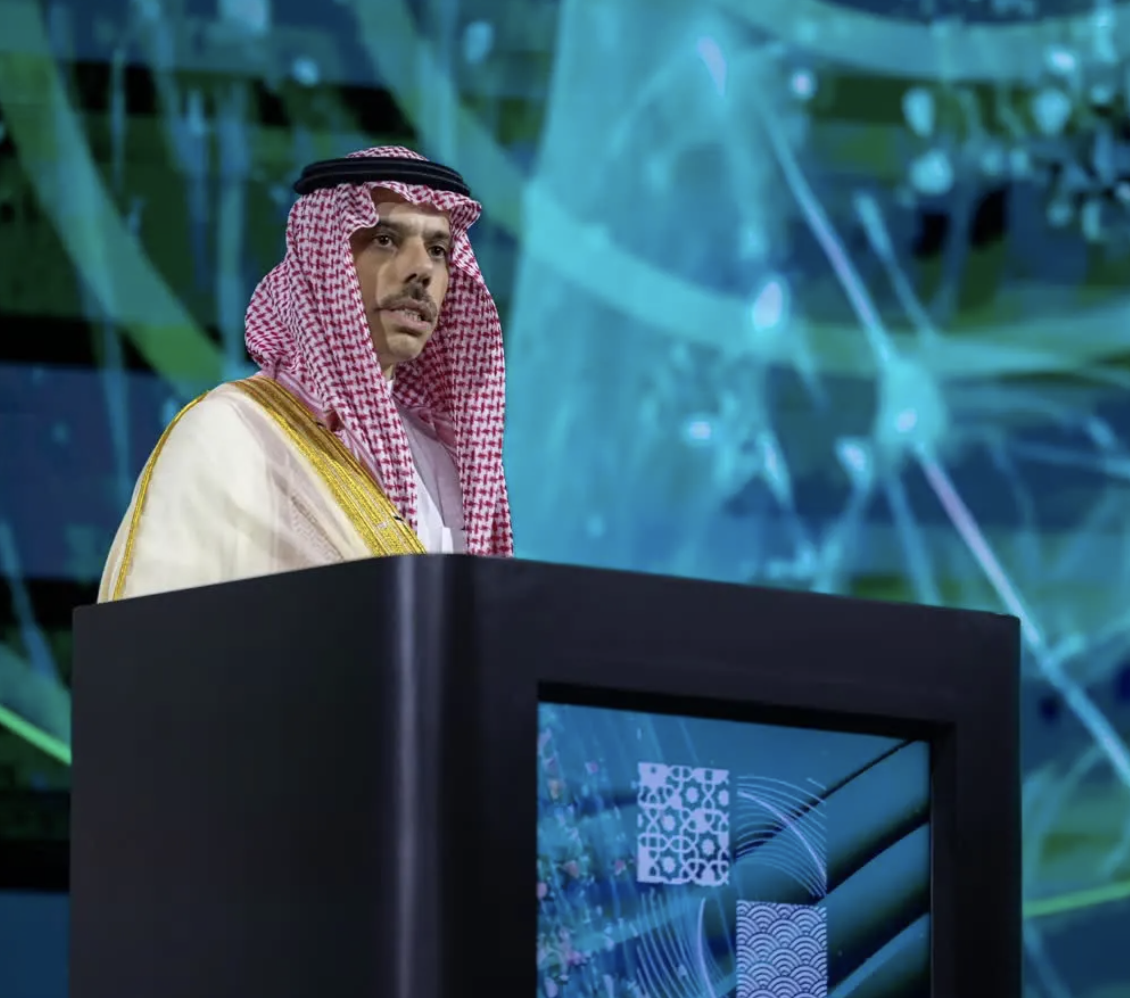 中阿企业家峰会开幕，签署巨额合作协议，沙特无视西方担忧